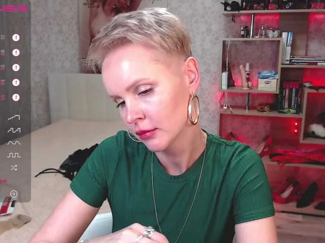 Live sex webcam photo for kara-queen #274247377