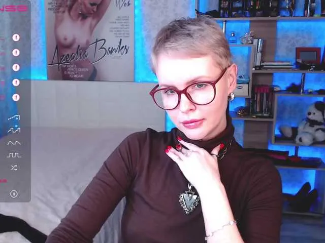 Live sex webcam photo for kara-queen #274449551