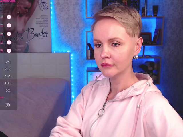 Live sex webcam photo for kara-queen #275257297