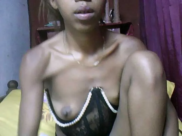 Live sex webcam photo for karamel-sexy #277830602