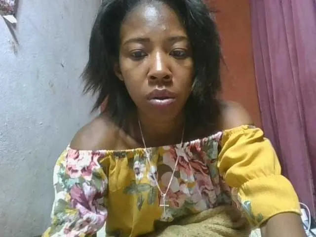 Live sex webcam photo for karamel-sexy #288117970