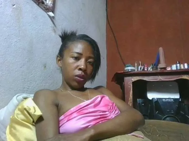 Live sex webcam photo for karamel-sexy #288204204