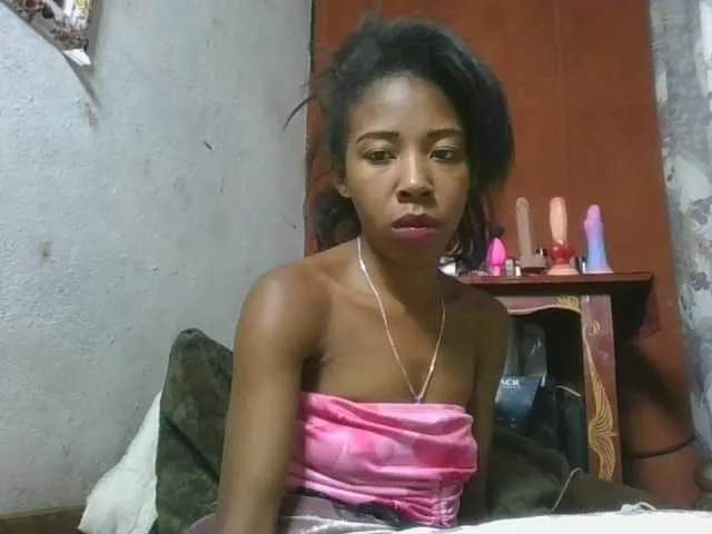 Live sex webcam photo for karamel-sexy #289042507