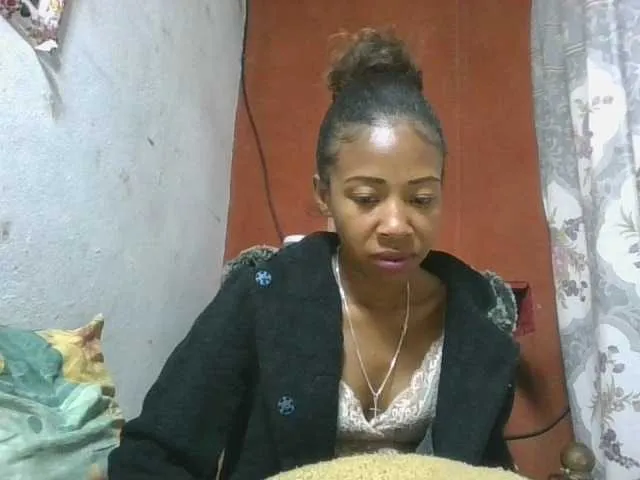 Live sex webcam photo for karamel-sexy #289319699