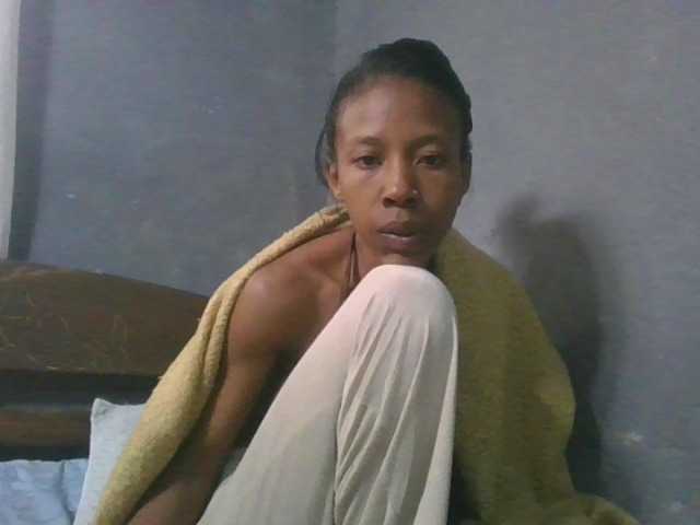 Live sex webcam photo for karamel-sexy #291764247