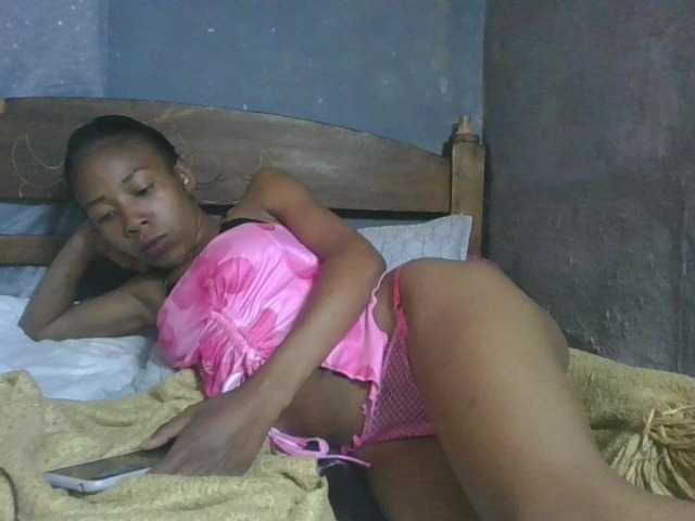 Live sex webcam photo for karamel-sexy #291797497