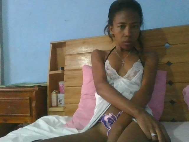 Live sex webcam photo for karamel-sexy #292039177