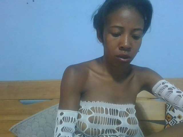 Live sex webcam photo for karamel-sexy #292218709