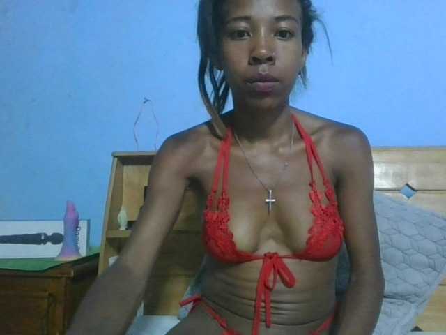 Live sex webcam photo for karamel-sexy #292222167