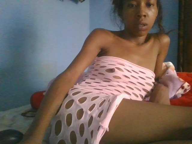 Live sex webcam photo for karamel-sexy #292347426