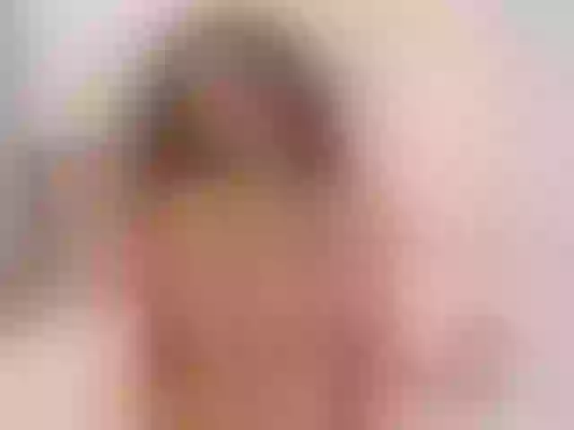 Live sex webcam photo for kareenaa #275739072