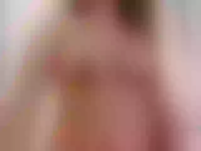 Live sex webcam photo for kareenaa #275964642