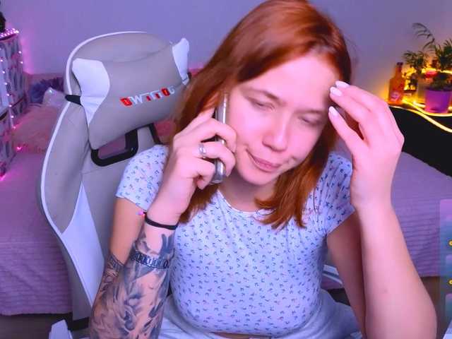 Live sex webcam photo for karenmorris #290478944