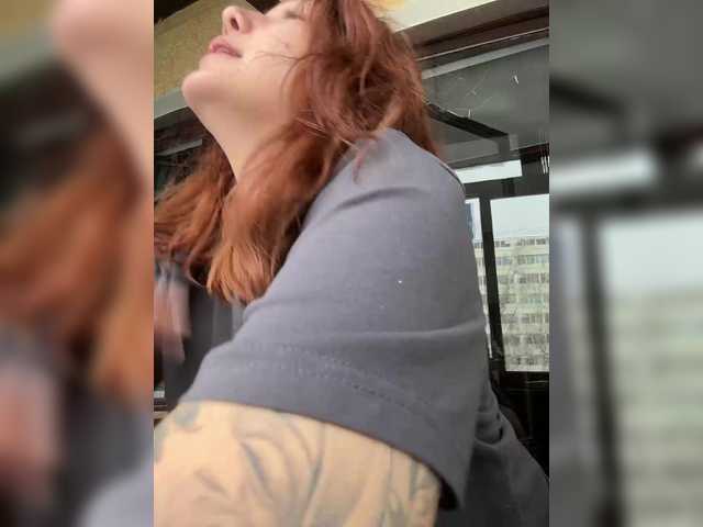 Live sex webcam photo for karenmorris #290647994