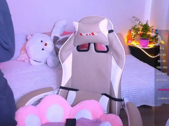 Live sex webcam photo for karenmorris #290813452