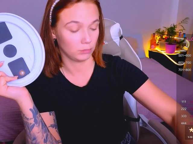 Live sex webcam photo for karenmorris #290876429