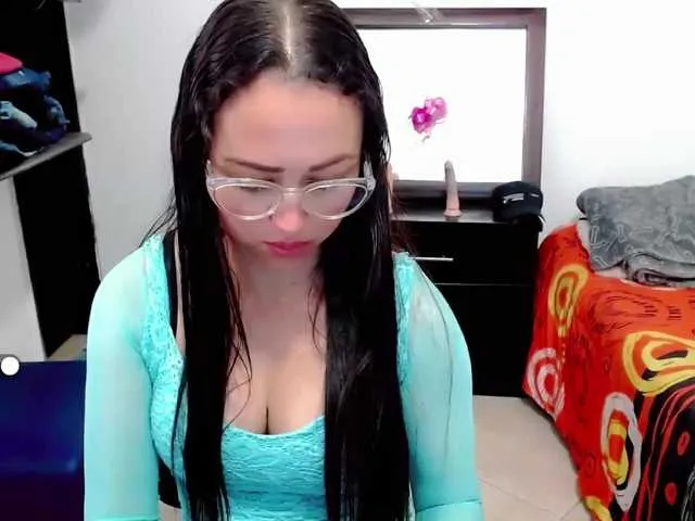 Live sex webcam photo for karensita-cute #276790081