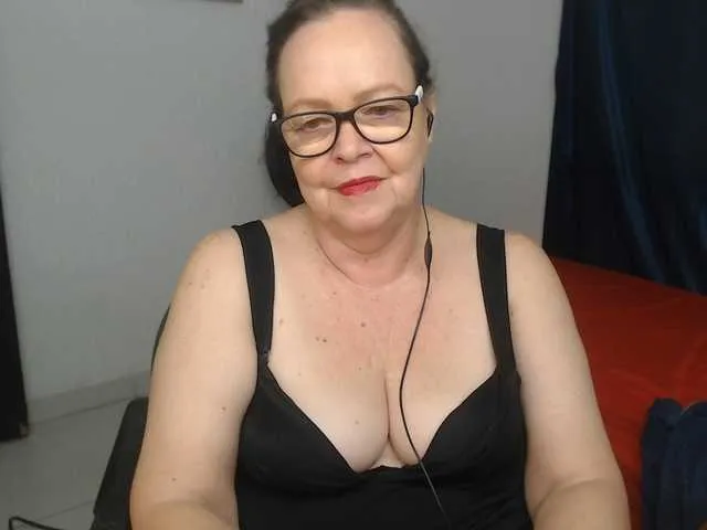 Live sex webcam photo for karime99 #294043556