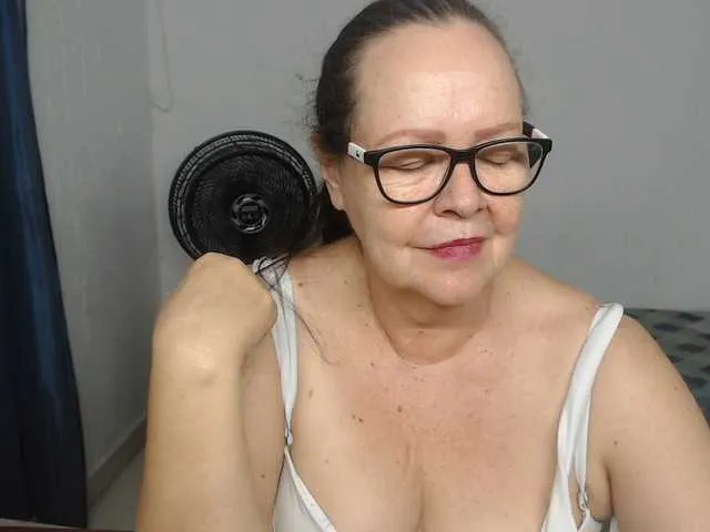 Live sex webcam photo for karime99 #294113823