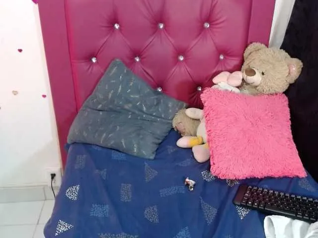 Live sex webcam photo for karinapetit #275969766