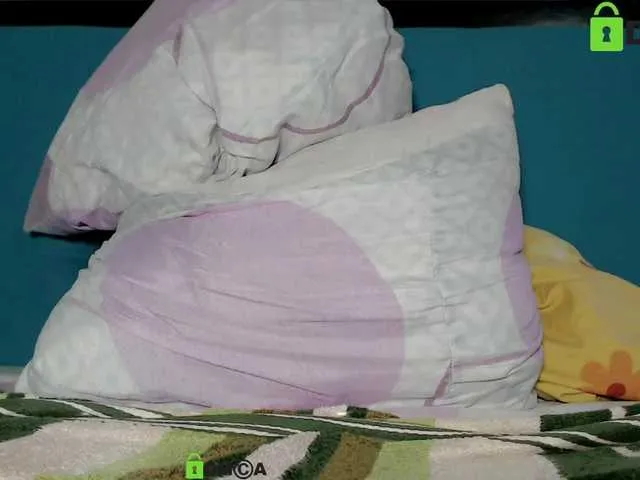 Live sex webcam photo for karinelars #272936061