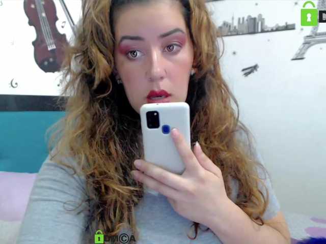 Live sex webcam photo for karinelars #273015137