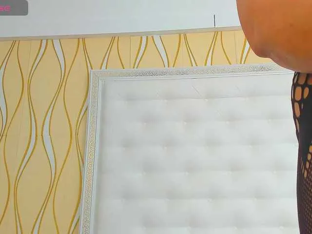 Live sex webcam photo for karissia-x #291478877