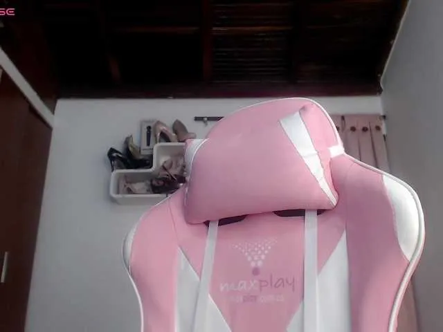 Live sex webcam photo for karla-parker #291110534
