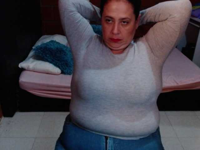 Live sex webcam photo for karla1977 #277479896