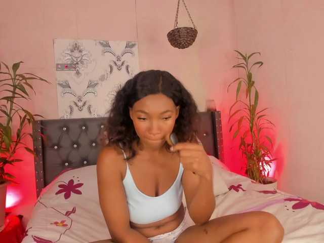 Live sex webcam photo for karlazaes #290702312