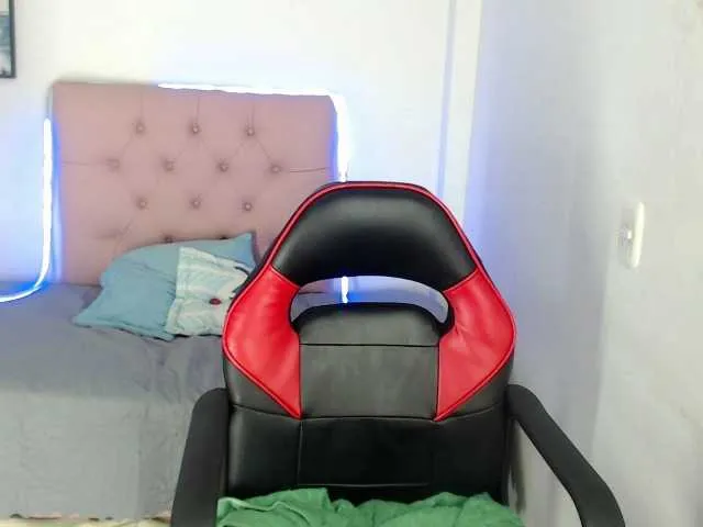 Live sex webcam photo for karlie-hot #276662103