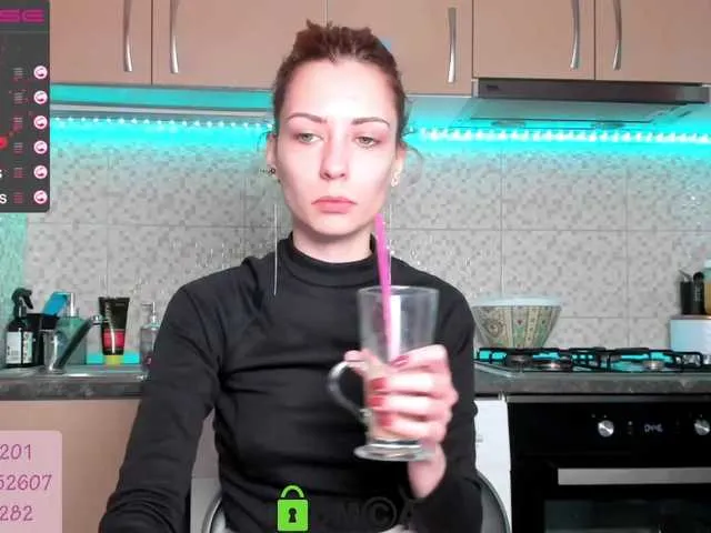 Live sex webcam photo for karo131324 #272078504