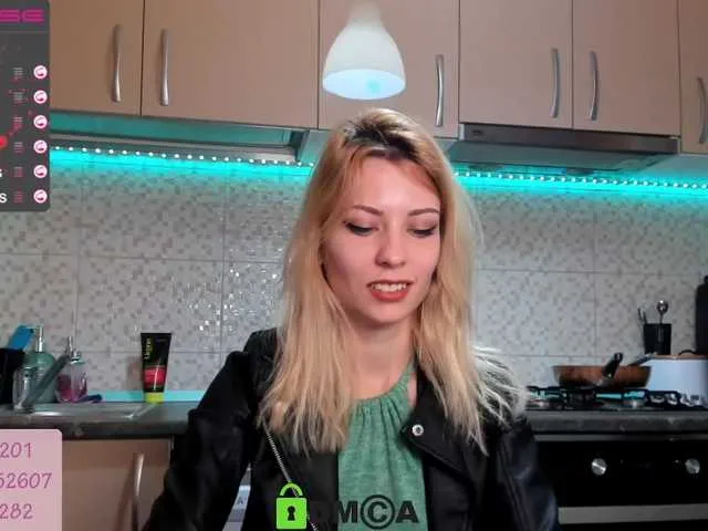 Live sex webcam photo for karo131324 #272171657