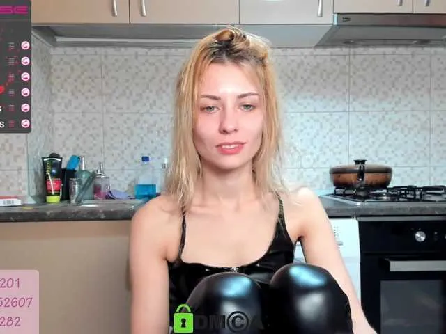 Live sex webcam photo for karo131324 #272210575