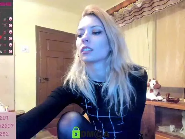 Live sex webcam photo for karo131324 #272586957