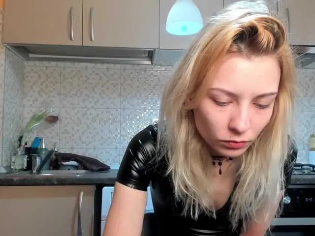 Live sex webcam photo for karo131324 #272618898