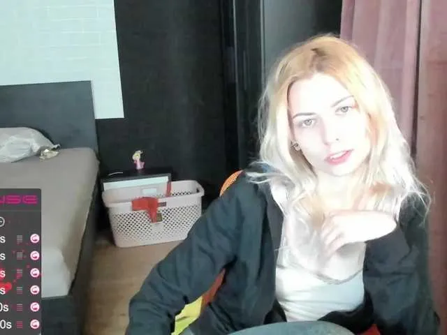 Live sex webcam photo for karo131324 #273443455