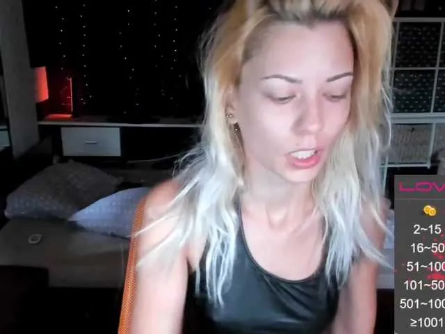 Live sex webcam photo for karo131324 #274600832