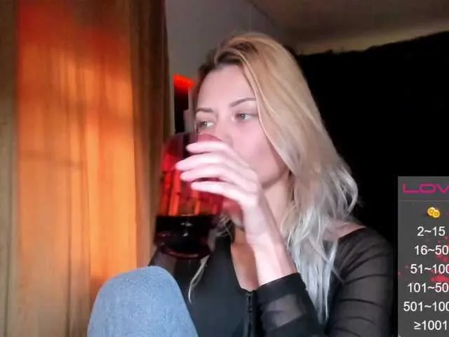 Live sex webcam photo for karo131324 #274636690