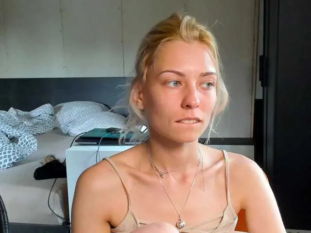 Live sex webcam photo for karo131324 #275488563