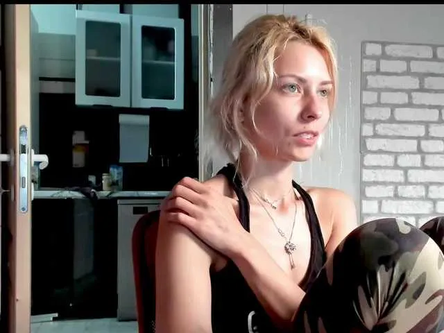 Live sex webcam photo for karo131324 #275591034