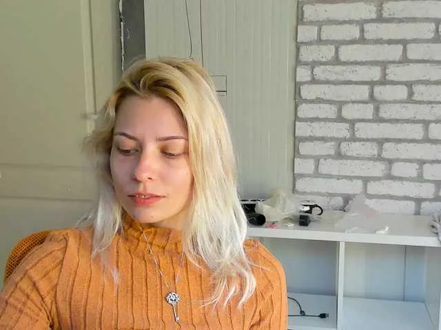 Live sex webcam photo for karo131324 #275603815