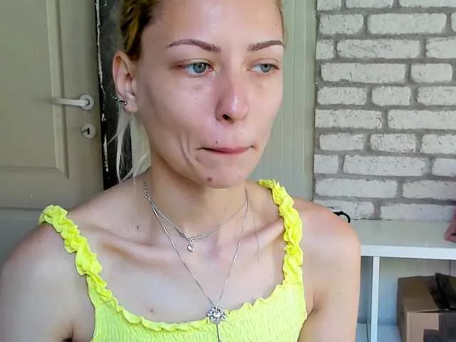 Live sex webcam photo for karo131324 #275611845