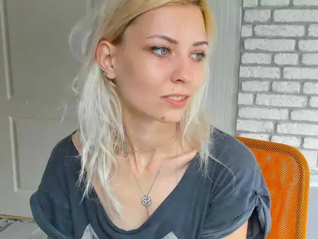 Live sex webcam photo for karo131324 #275618911