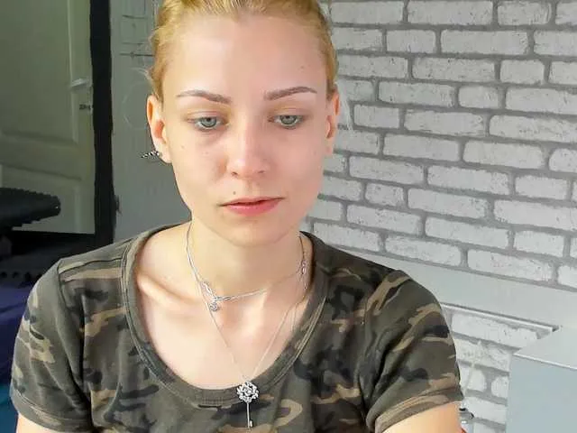 Live sex webcam photo for karo131324 #275681284