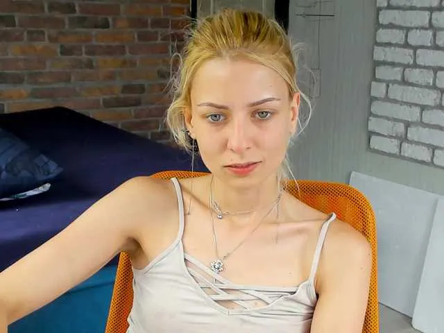 Live sex webcam photo for karo131324 #275682918