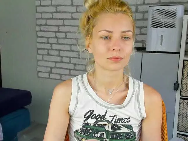 Live sex webcam photo for karo131324 #275739386