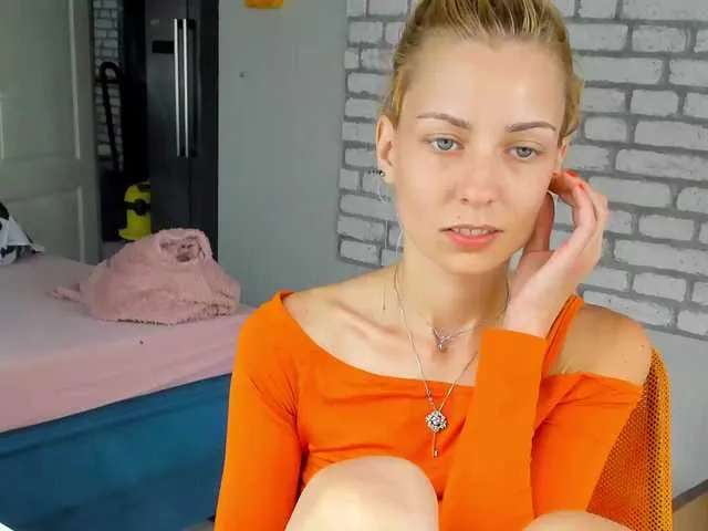 Live sex webcam photo for karo131324 #275820760