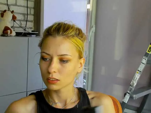 Live sex webcam photo for karo131324 #275980944