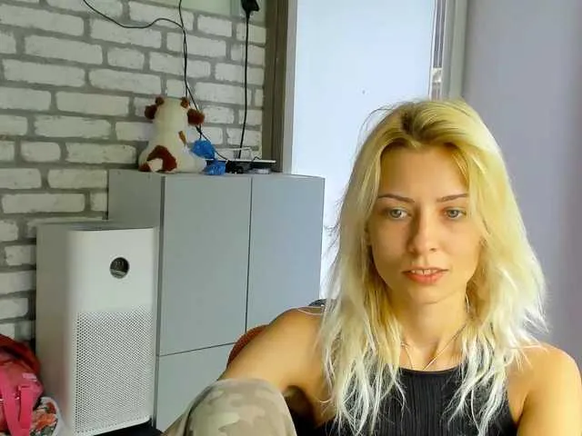 Live sex webcam photo for karo131324 #276063603